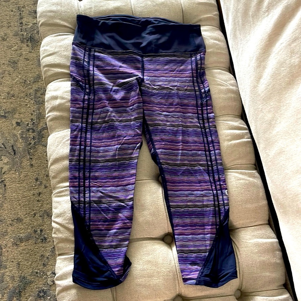 Lulu Capri striped leggings- size 4